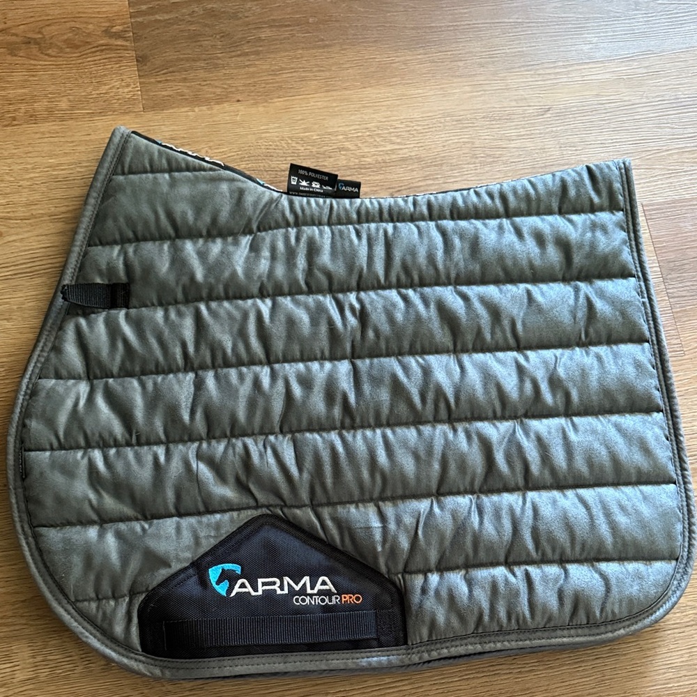 Arma Contour Pro Quilted jump  Saddle Pad